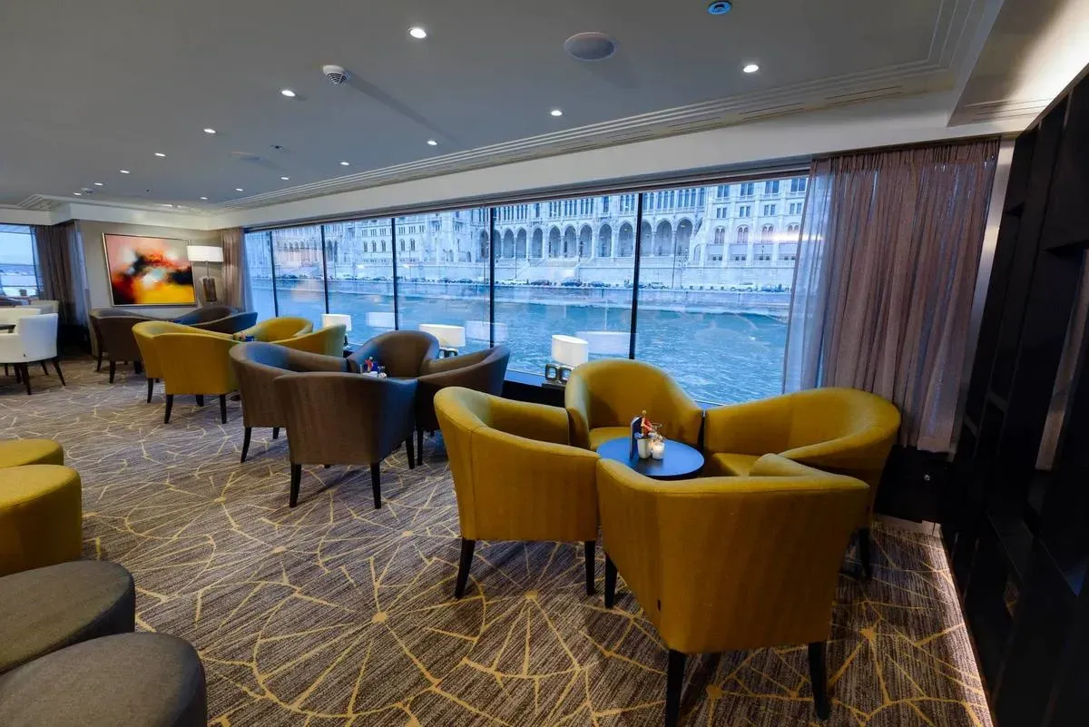 Cruise ship lounge room