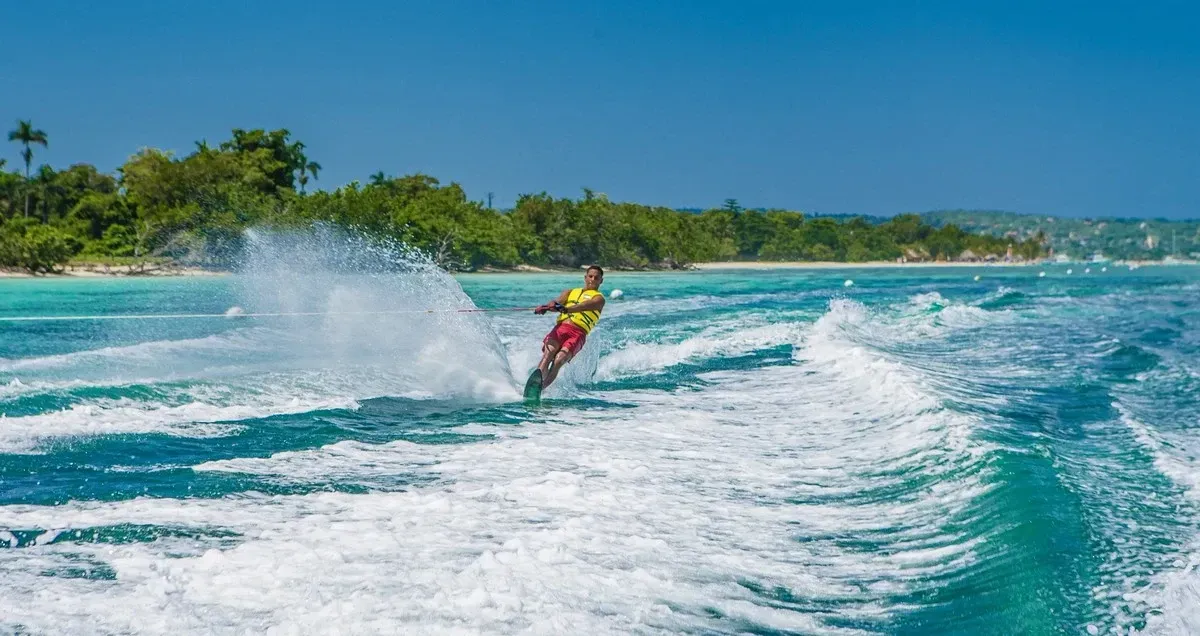 Man doing water ski at the beach