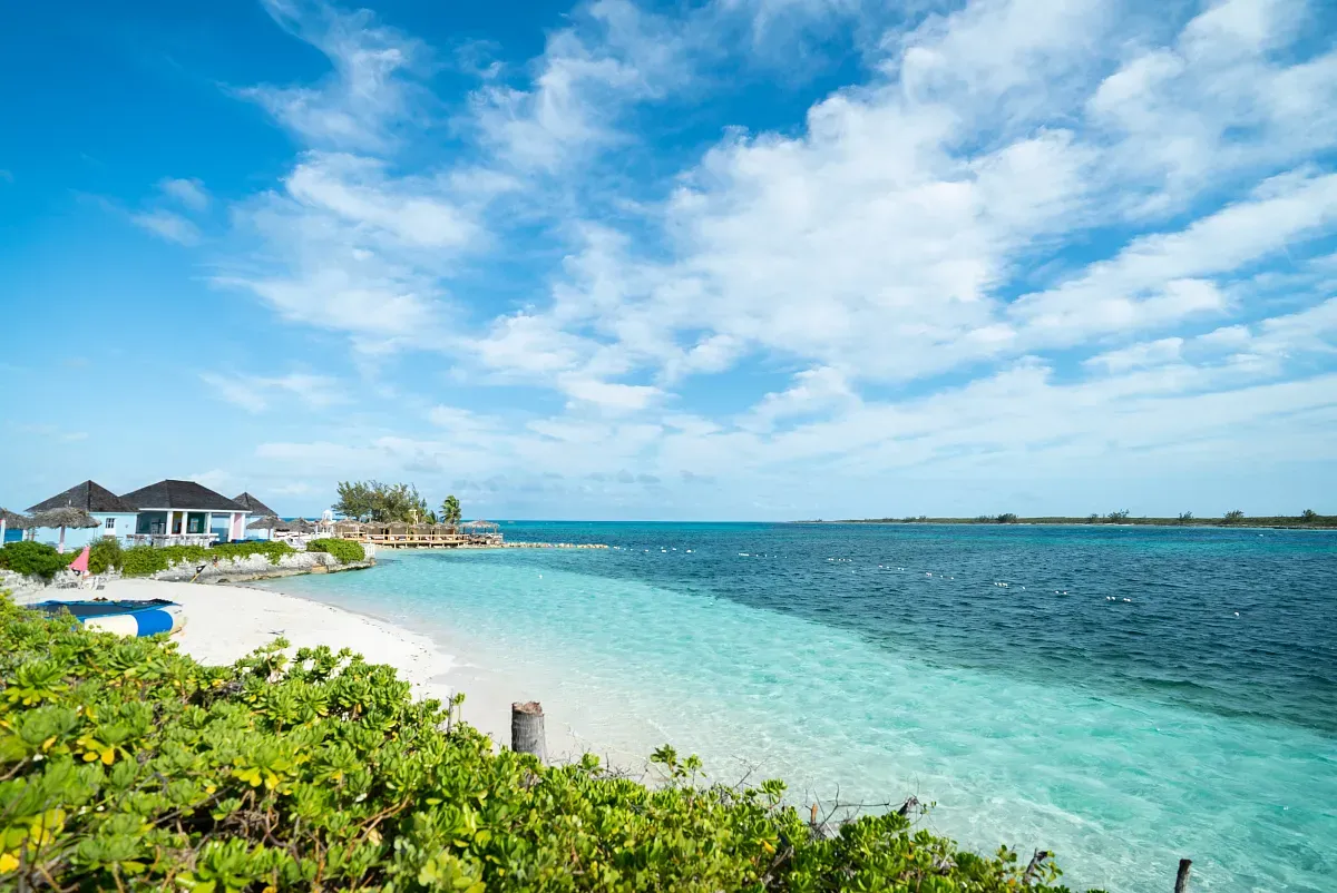 Panoramic view of a beach in Nassau