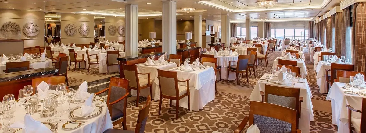 Panoramic view of a restaurant with elegant decorations