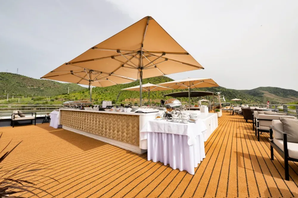 Top deck restaurant ona cruise ship